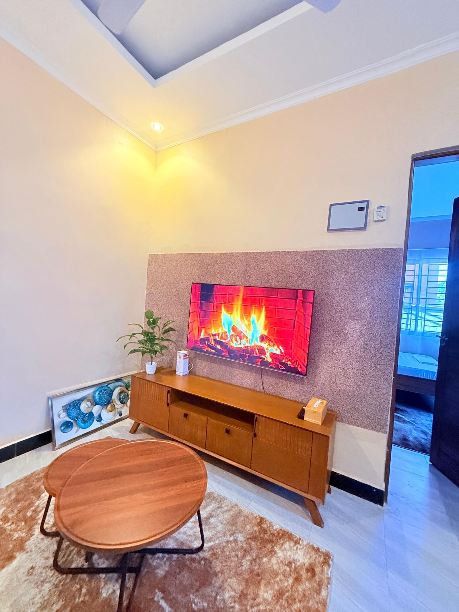 Sinza living room with TV console